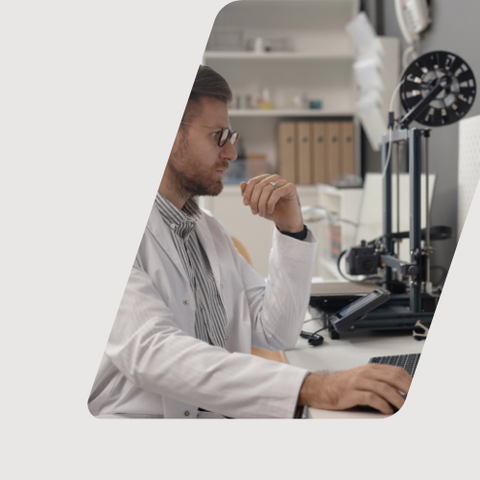 Flowell - Man looking at scientific results on his computer